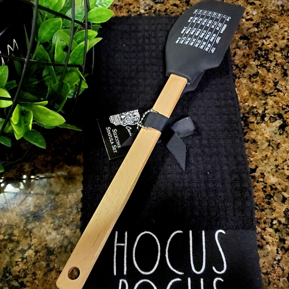 SOLD! Day of the Dead Spatula Set - Picture 2 of 3